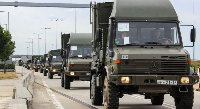 Harckocsik lepik el a 8-as főutat, könnyen összefuthatsz katonai konvojokkal