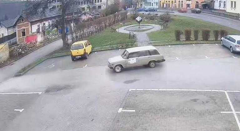 Lejárt műszaki érvényességű autóval driftelt egy sofőr Ózdon