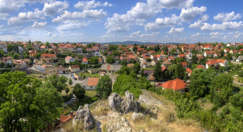 Nyaralóárak a Balatonnál: nem érdemes várni a vásárlással?