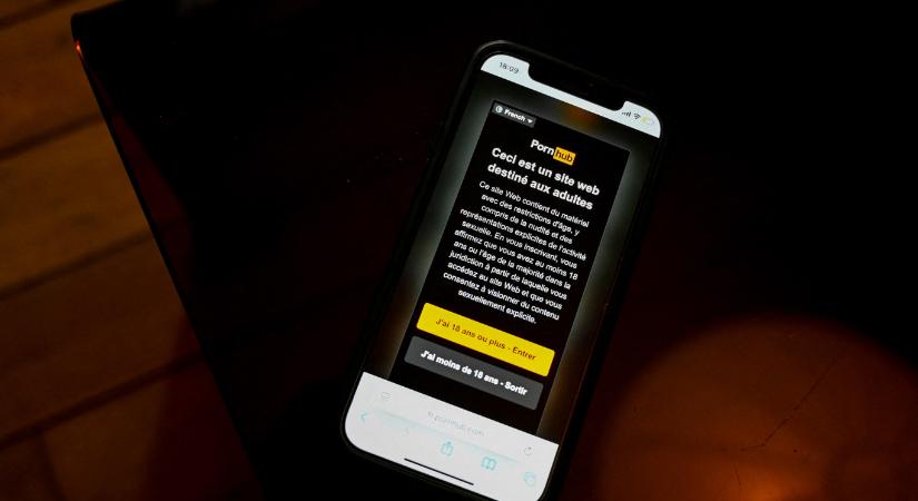 Felfüggesztik a Pornhub működését Franciaországban