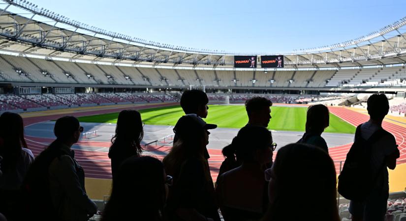 Durva iskolai bántalmazás: arra kényszerítették osztálytársai, hogy egy babával közösüljön, a cselekményt le is videózták, majd zsarolták vele