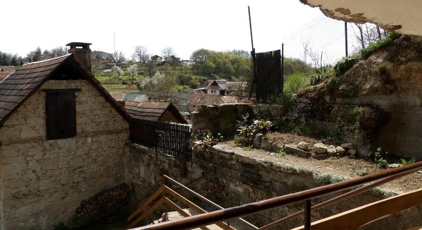Megnyitják a borfői rózsalugast és a tardoskeddi családi parkot is