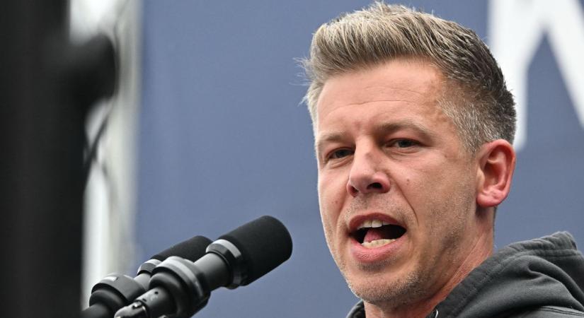 Íme, az önimádó, gátlástalan kis talpnyaló prototípusa