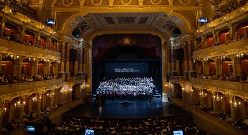 Debreceni kórus tagjai is fellépnek az Operában