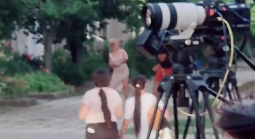 Miközben Lázár a mezőtúriakhoz beszélt, tőle húsz méterre összeverekedett egy nő és egy férfi