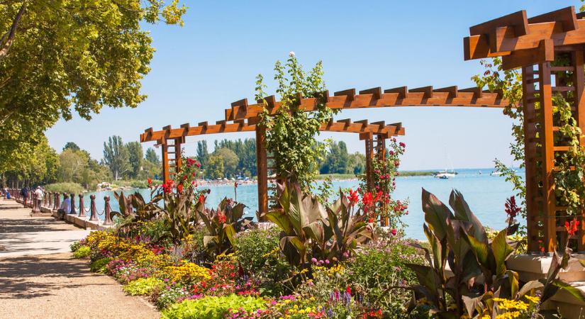 Csillagászati áron mennek a luxusingatlanok a Balatonnál