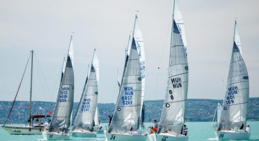 Elrajtolt a One Design Balaton Tour 2025: egy futammal zárult az első forduló Balatonkenesén