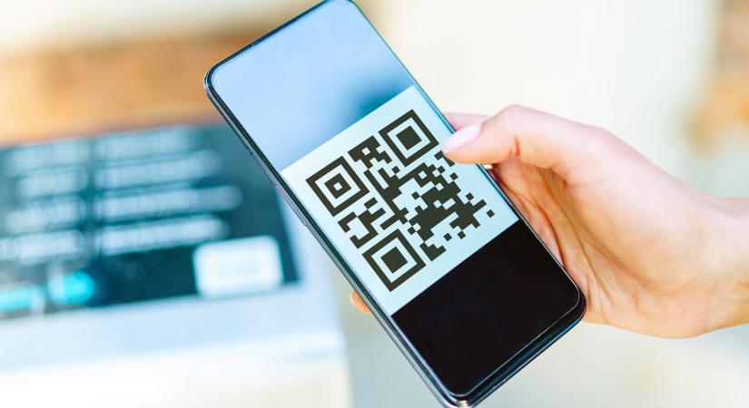 Rafinált QR-kódos csalás terjed: csak beolvasod, és már ugrik is a pénzed a bankszámládról