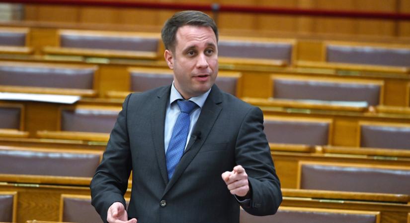 Nagyon meredek dolgot állít az EP-ről és Magyar Péterről a fideszes képviselő
