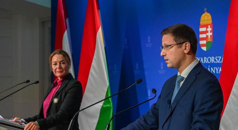Készültek valami meglepetéssel Gulyás Gergelyék? Percről percre a szerdai Kormányinfóról