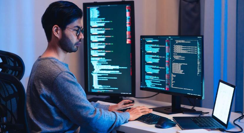 Mesteréges intelligencia helyett indiai programozók működtették a Microsoft támogatását élvező startupot