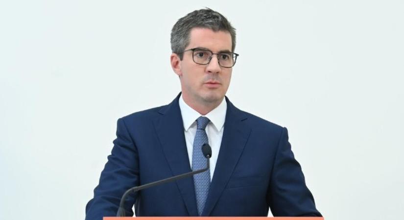 Kitört a vita a kormányban? Levették a napirendről az „átláthatósági” törvényt