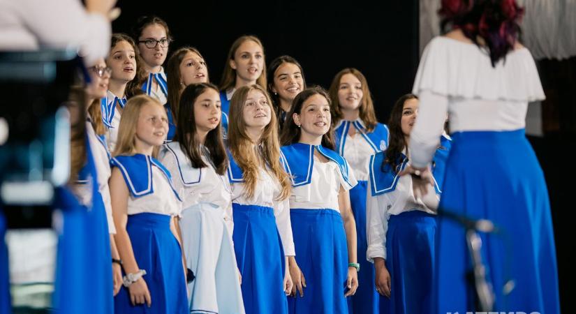 Kezdődik a 2025-ös Csengő Énekszó – gyermekhangok töltik meg a császári-királyi lovardát (FellépőkZsűriProgram)