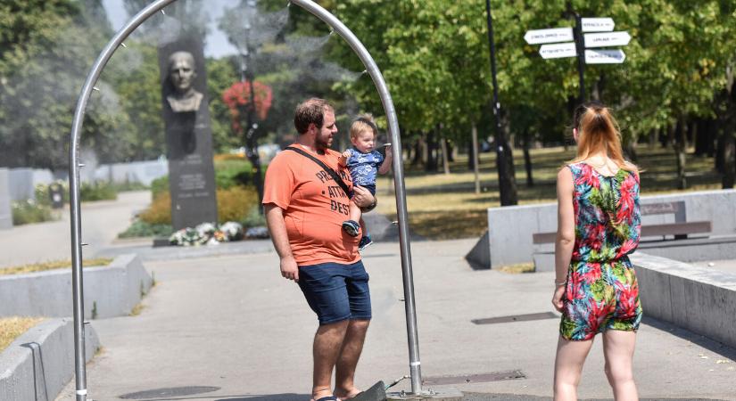 A Komáromi, a Dunaszerdahelyi és az Érsekújvári járásban is riasztás lépett érvénybe a hőség miatt