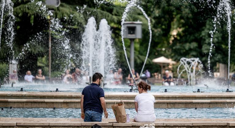 Kegyetlenül meleg idő érkezik, másodfokú hőségriasztást adtak ki az egész országra
