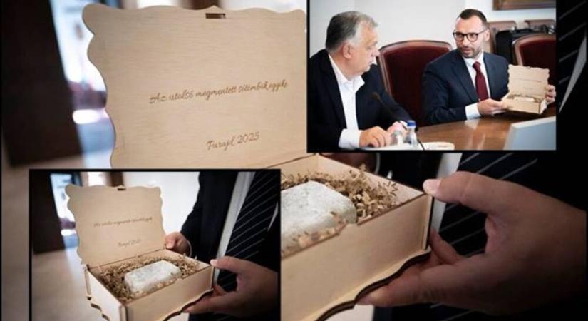 Orbán Viktoré az ‘utolsó só joga’? – Díszdobozban megkapta az utolsó parajdi sótéglát