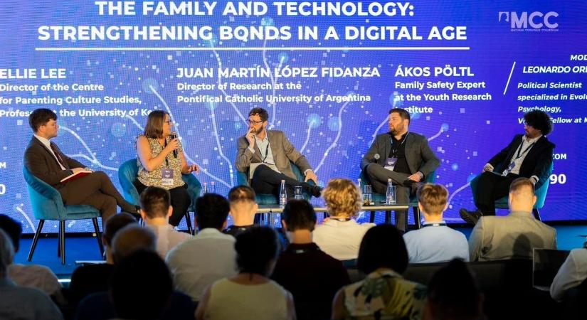 MCC Budapest Summit: Sok veszélyt jelent a technológia a gyerekekre