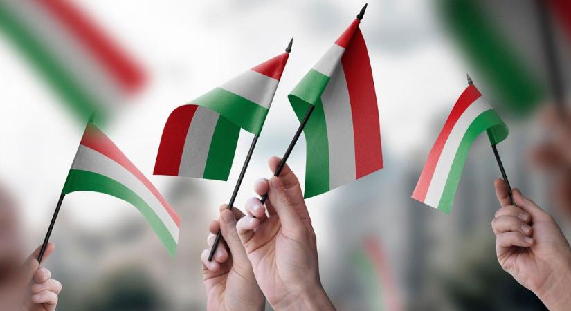 Különös élőlény látható a magyar zászlón, sokkol, ha megtudod az igazságot