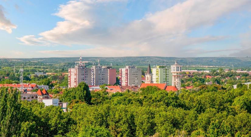 Ingatlan: a nyaralópiacon igazán csak most kezdődik a szezon