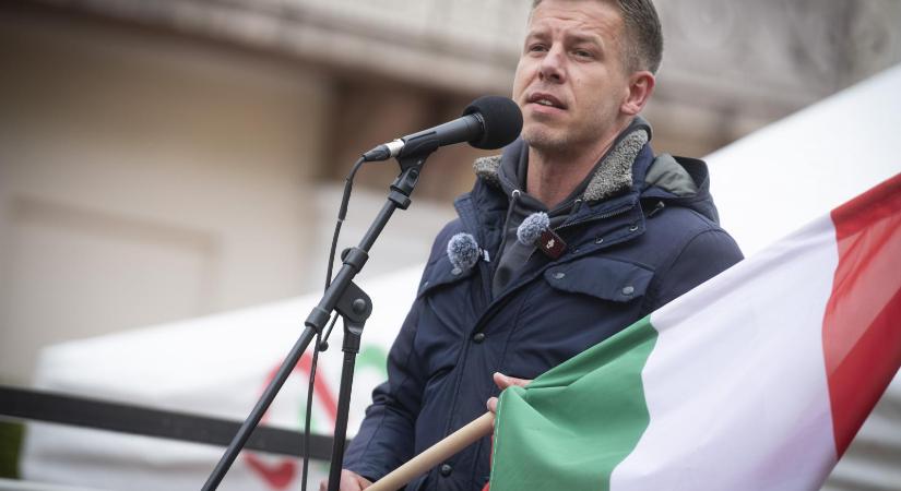 Magyar Péter: Az átláthatóságinak csúfolt törvény fő célja a terelés és a közbeszéd uralása