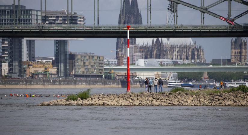 Háborús bombák miatt ki kellett üríteni Köln komplett belvárosát