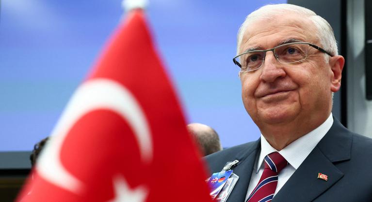 Törökország nem vonja ki a Szíriában állomásozó török csapatokat