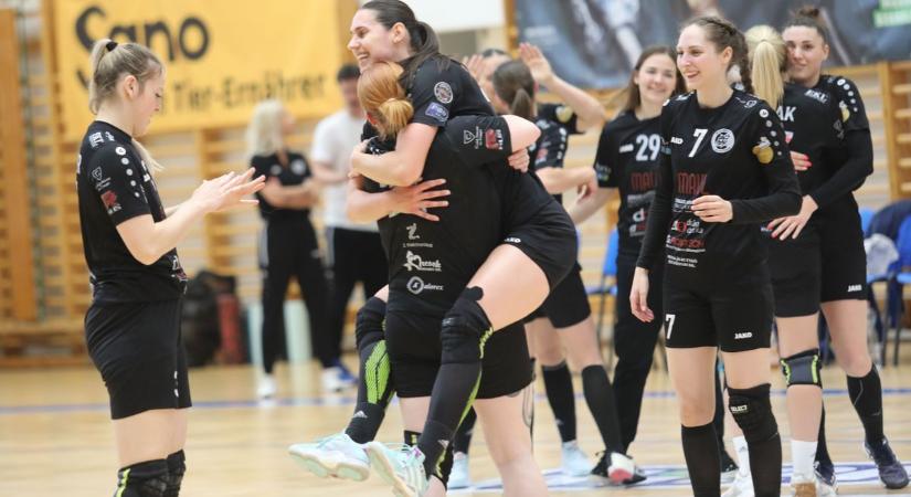 Oda került a torkokra az a bizonyos kés, de nem inogtak meg