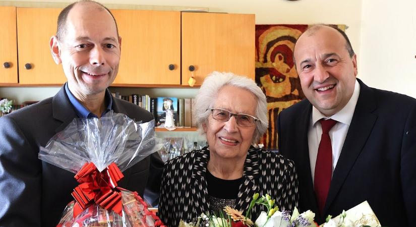 Isten éltesse, Sárika néni! 90 éves lett a város ismert pedagógusa