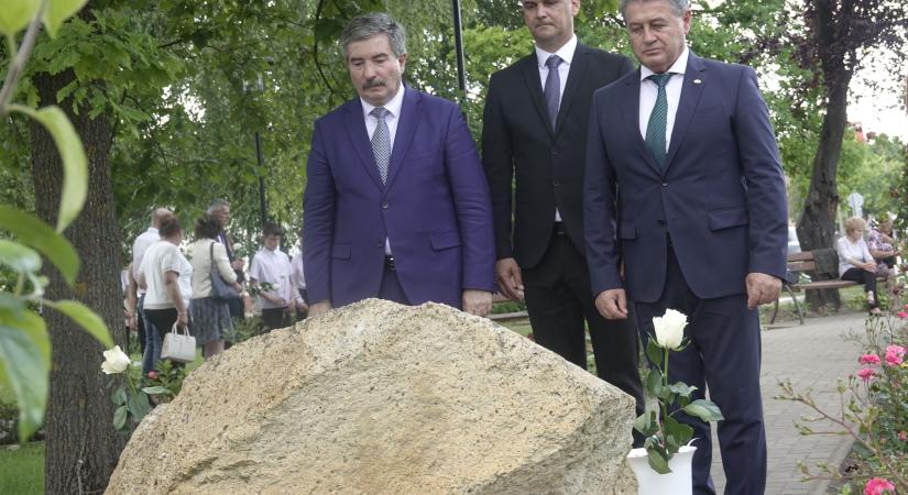 Hajdúsámson fejlődik, emlékezik, ünnepel