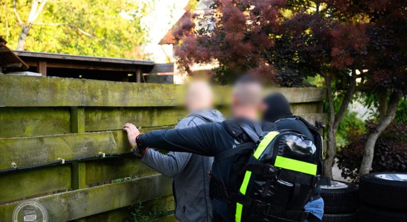 Egyszer átment a kifogástalan életvitel ellenőrzésen a letartóztatott javítóintézeti igazgató