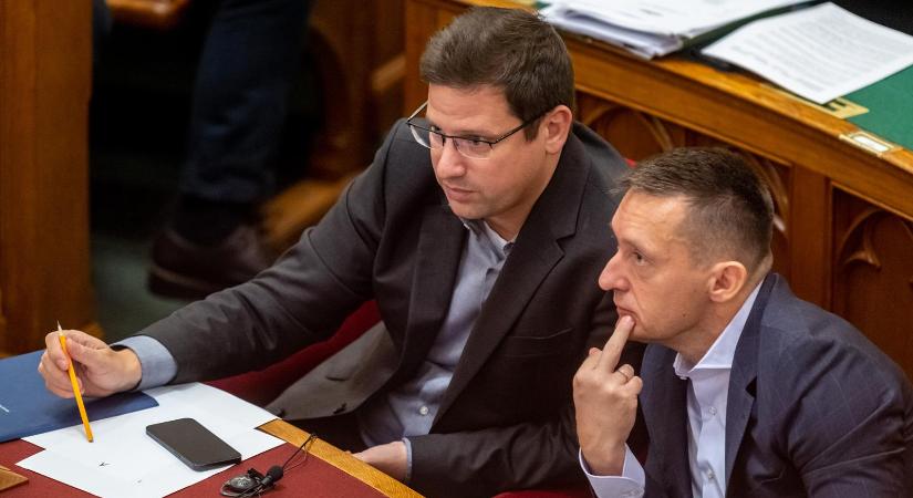 VSquare: még a Fideszen belül is vita az átláthatósági törvényről, Rogán Antal a mérsékeltek táborába sodródott
