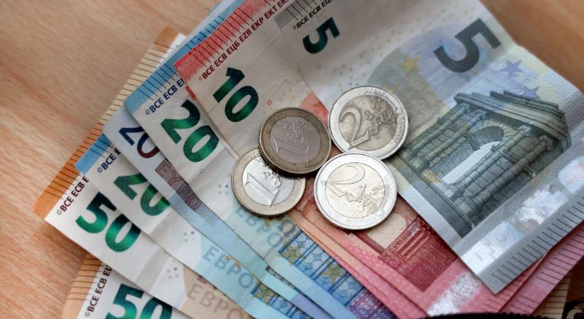 Eldőlt: Bulgária bevezeti az eurót