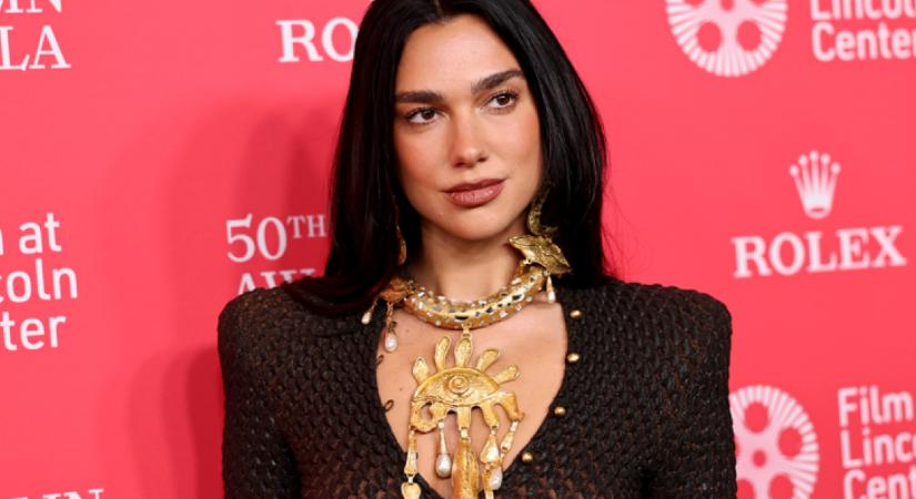 Dua Lipa bikinis fotójától felrobbant az internet: vadító alakot villantott