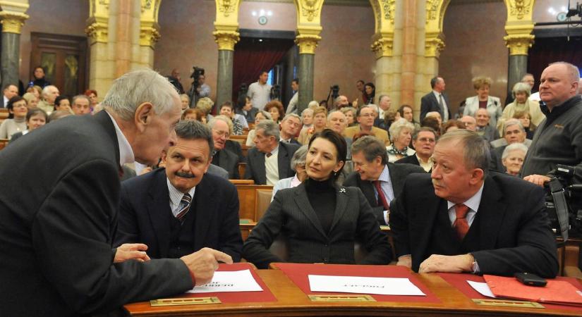 Kerekasztal: Kuncze a sz.rpasszírozásról, Békesi Magyar Péter baromságáról beszélt