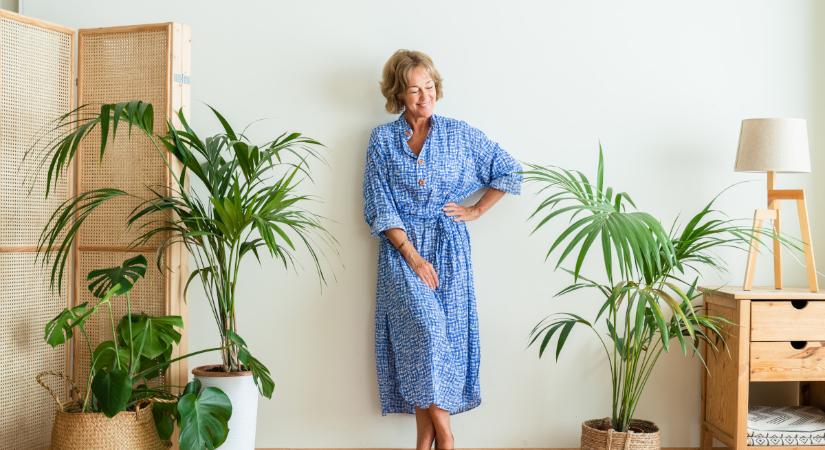 Nőies ingruha 50 felett: vagány és elegáns verzióban is divatos a nyár kedvenc darabja