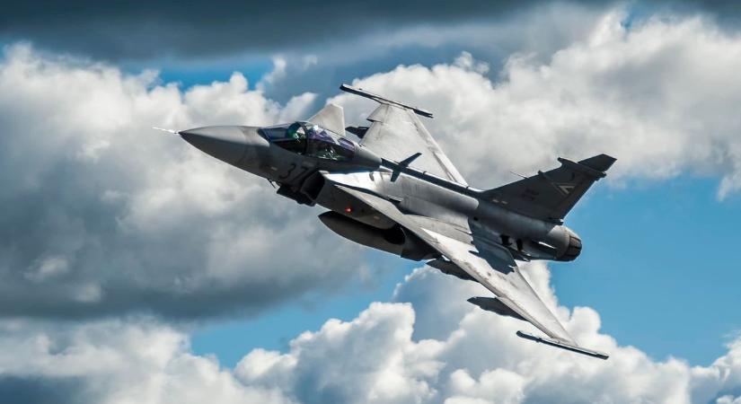 A svéd Gripen kiütötte az amerikai F-16-ot: örülhet a SAAB, óriási megrendelés érkezett és ezért Magyarországnak is köszönetet mondhat