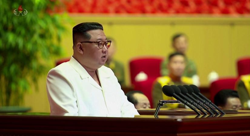 Az észak-koreai vezető feltétel nélküli támogatást ígért Oroszországnak