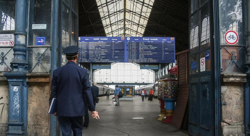 Ha így folytatják a MÁV-nál, a gatyájuk is rámegy a késésekre