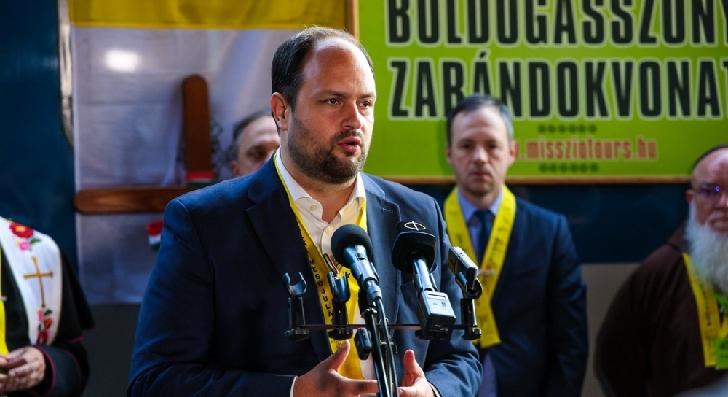 800 zarándokkal elindult a Boldogasszony zarándokvonat Budapestről a csíksomlyói pünkösdi búcsúra