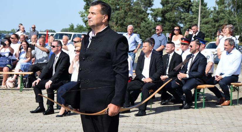 Amíg magyar él, harcolni fog! A zalai politikus gyújtott őrtüzet a trianoni határon (galéria, videó)
