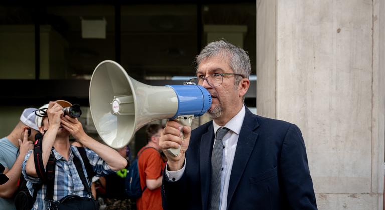 Hadházy Ákos: A halasztás nem a „tematizálás” része, hanem a Fidesz belső félelme