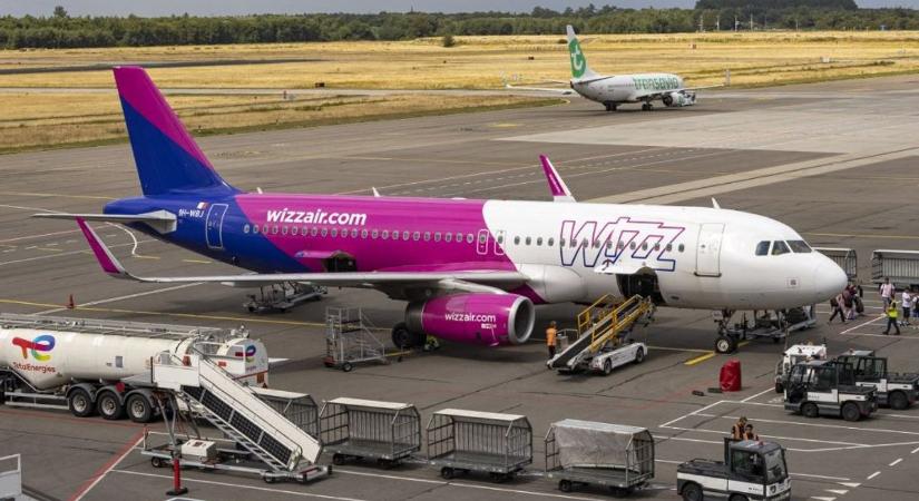 Zuhanó repülésben a Wizz Air részvényei, rekordszámú utas mellett is nagyot esett a nyereség
