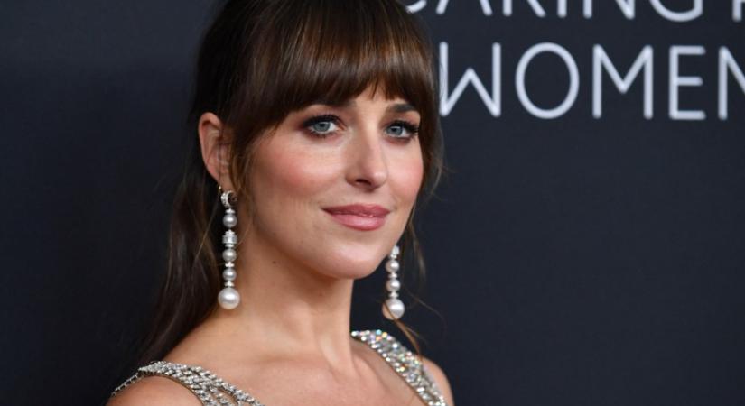 8 év után szakított Dakota Johnson és Chris Martin