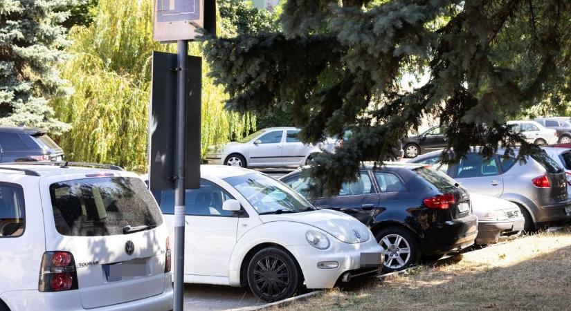 Feszülten várják az új parkolást a tatabányaiak: ennyit tudunk eddig