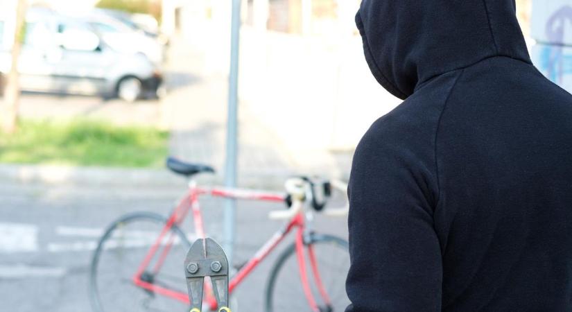 Duplán eltolta a szekszárdi férfi – rendőrök tartóztatták fel!