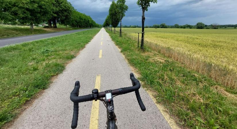 Mit tehetsz, ha a szabadban vagy és lecsap a vihar? Gyakorold ezt a tornamutatványt!