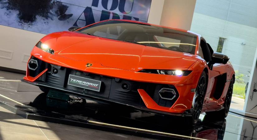 920 lóerős Lamborghinibe pattantunk Budapesten