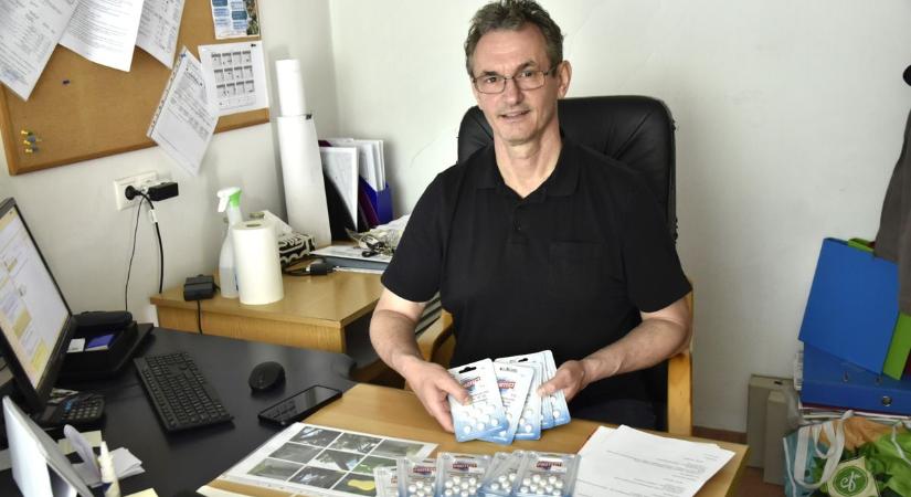 Ingyenes tablettákkal is küzdenek a vérszívók ellen Jánossomorján