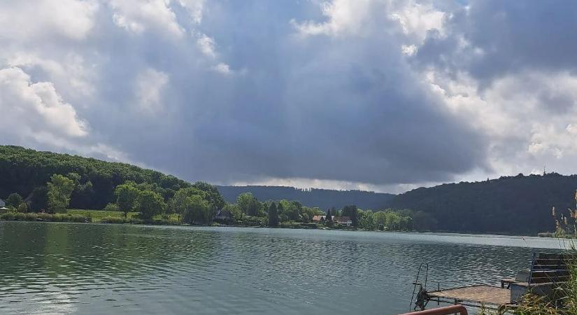 Hihetetlen, hány fokosra melegedett a Pécsi-tó