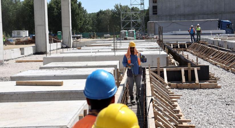 Tragédia az építkezésen: daru zúzta halálra a munkásokat